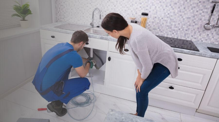 Local sewer line repair in Mercedita, PR